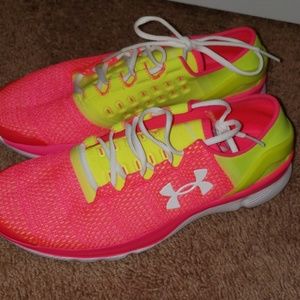 NEW Under armour size women 9 or 7Y